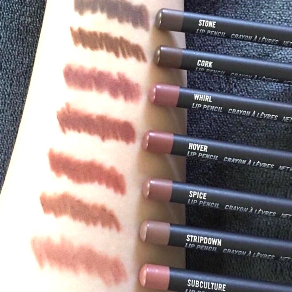 MAC COMESTIC LIP PENCIL STONE